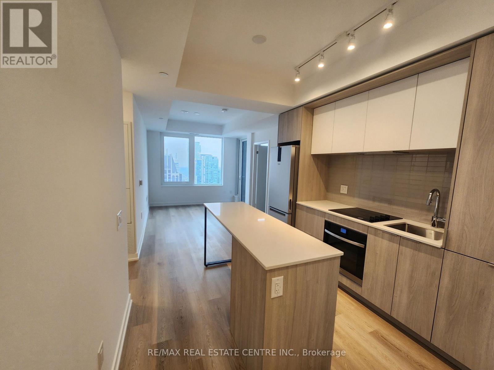 4305 - 395 Square One Drive, Mississauga, Ontario  L5B 0P6 - Photo 13 - W13848316