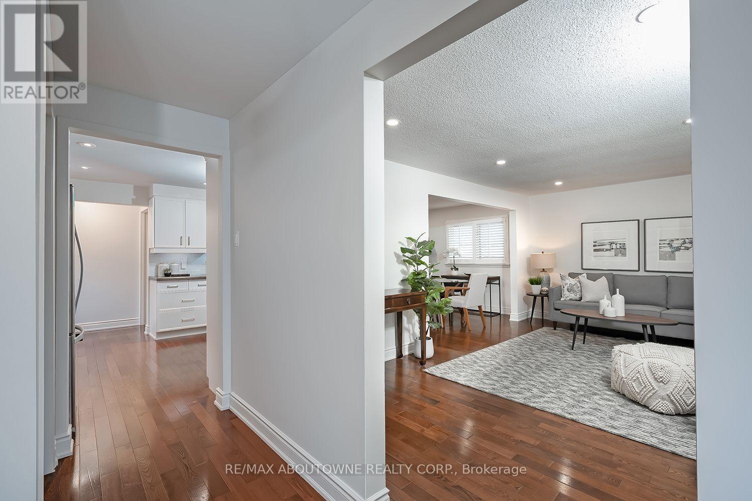 173 Arichat Road, Oakville, Ontario  L6J 5N5 - Photo 4 - W13848320