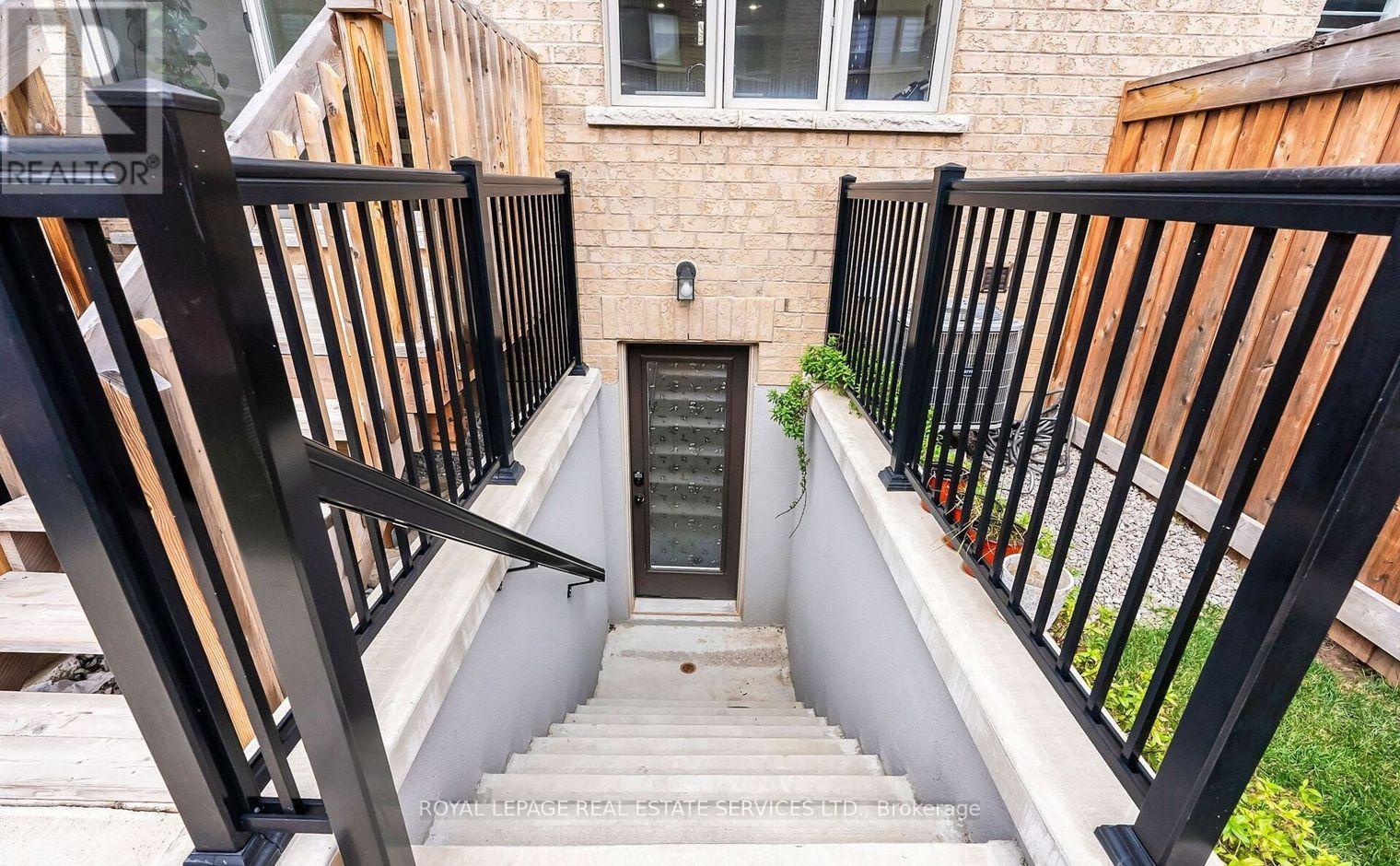 Lower - 488 Parent Place, Milton, Ontario  L9E 1L4 - Photo 2 - W13848372