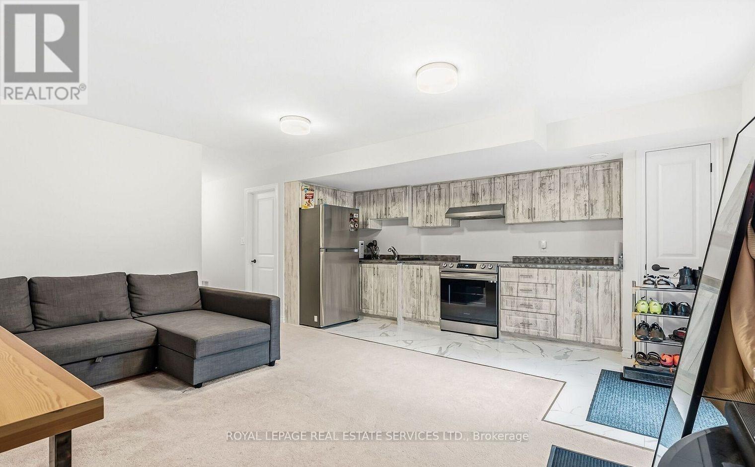 Lower - 488 Parent Place, Milton, Ontario  L9E 1L4 - Photo 5 - W13848372