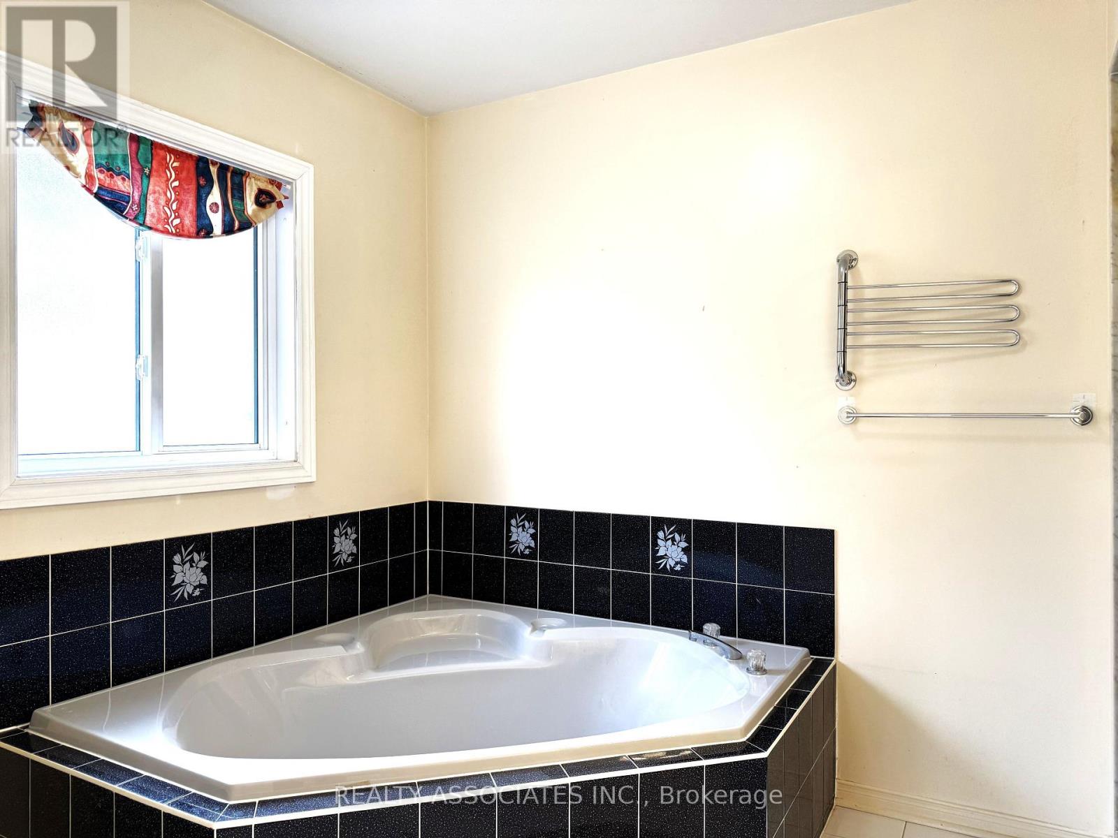 5577 Haddon Hall Road, Mississauga, Ontario  L5M 5G4 - Photo 14 - W13848412
