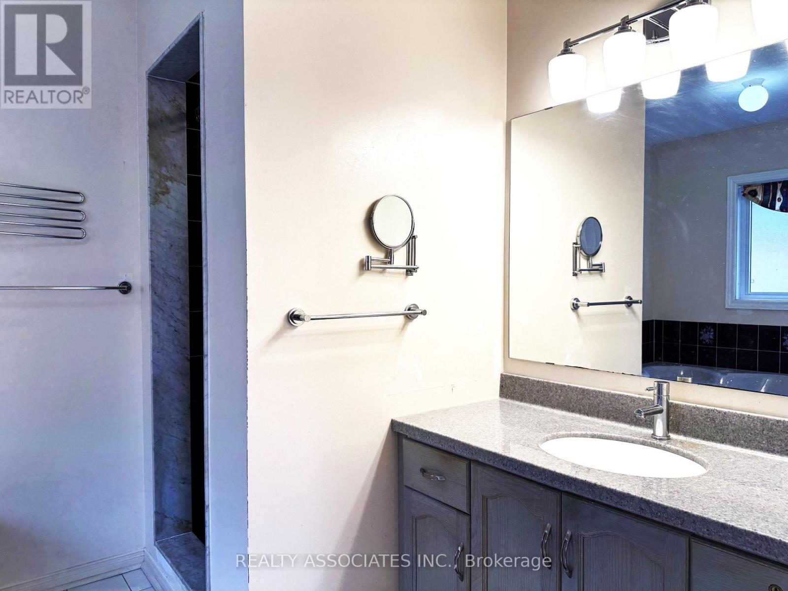 5577 Haddon Hall Road, Mississauga, Ontario  L5M 5G4 - Photo 15 - W13848412