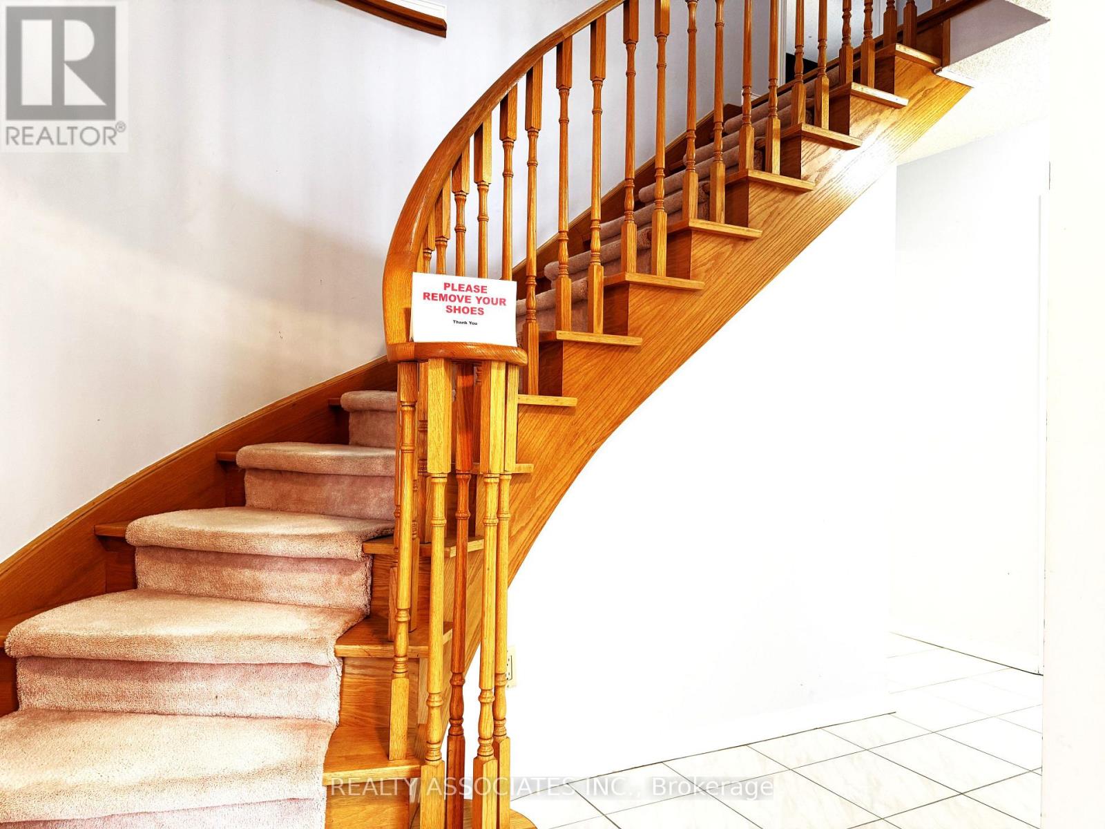 5577 Haddon Hall Road, Mississauga, Ontario  L5M 5G4 - Photo 3 - W13848412