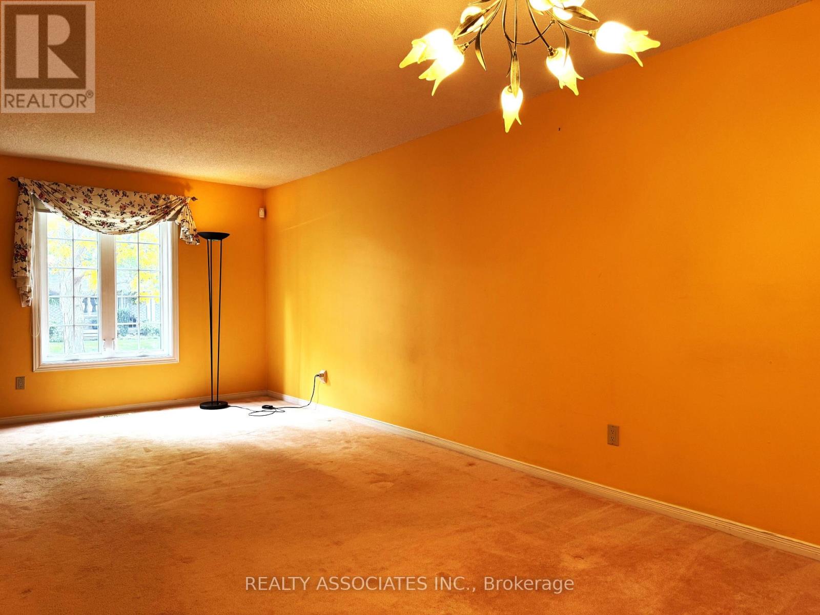 5577 Haddon Hall Road, Mississauga, Ontario  L5M 5G4 - Photo 8 - W13848412