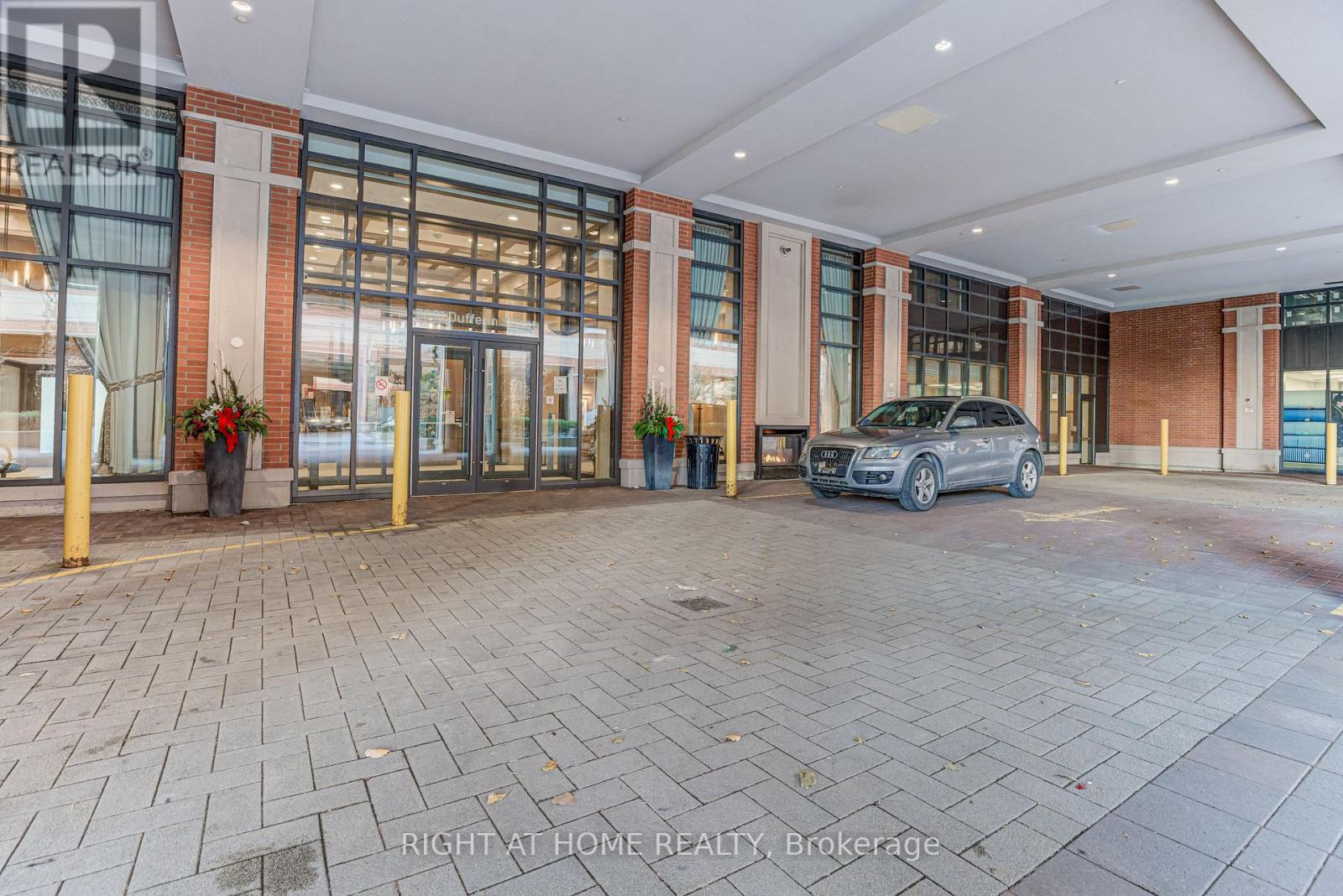 905 - 3091 Dufferin Street, Toronto, Ontario  M6A 0C4 - Photo 2 - W13848446