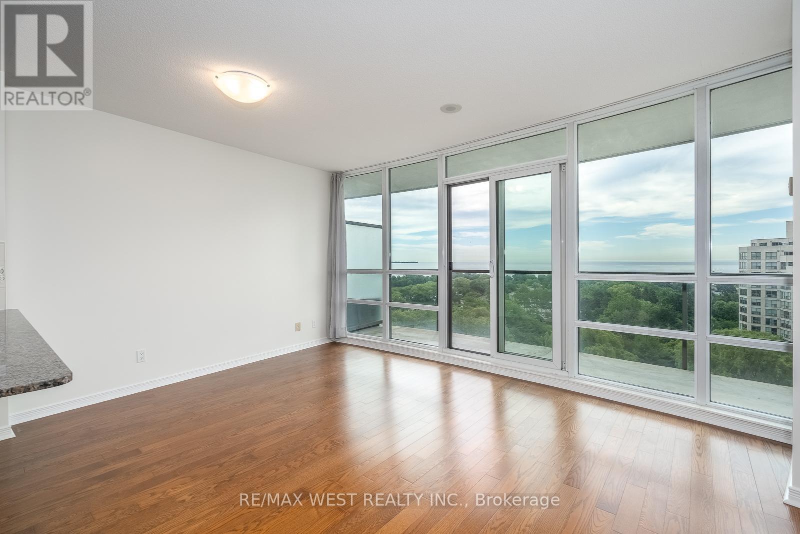 908 - 2240 Lake Shore Boulevard W, Toronto, Ontario  M8V 0B1 - Photo 5 - W13848554