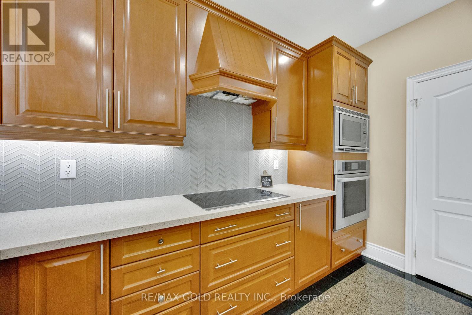 120 Watsonbrook Drive, Brampton, Ontario  L6R 0R4 - Photo 18 - W13848570