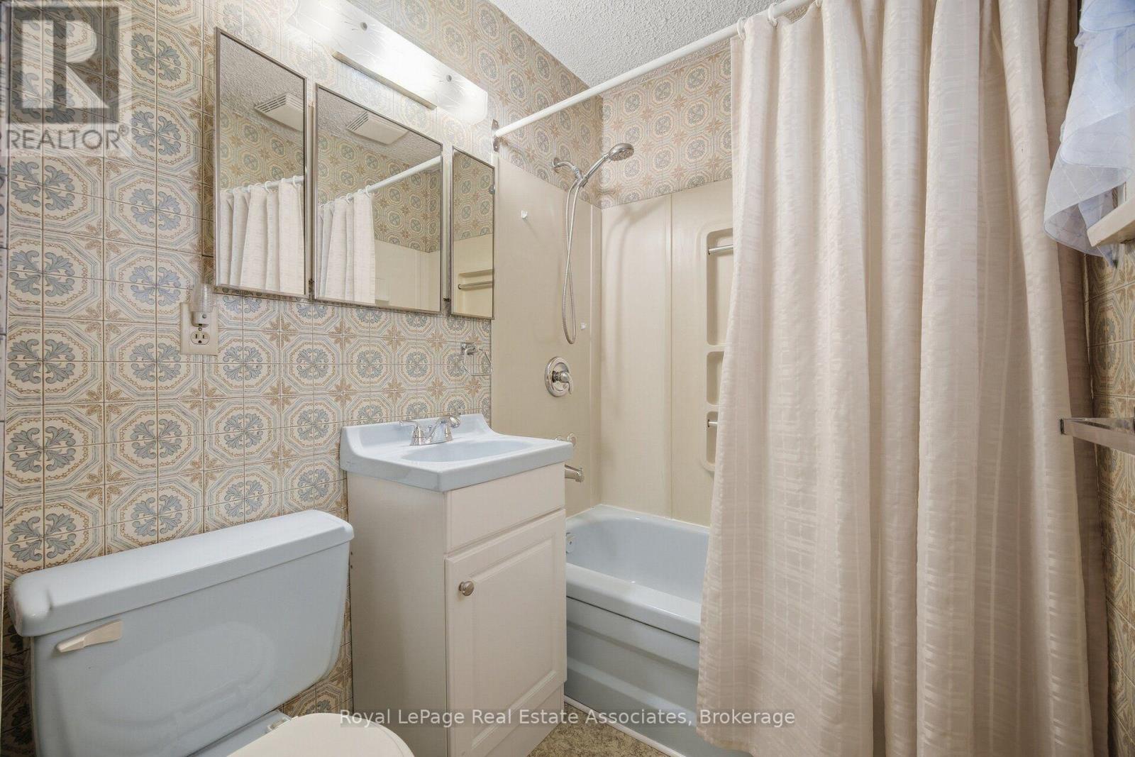 68 Allenby Avenue, Toronto, Ontario  M9W 1S6 - Photo 28 - W13848582