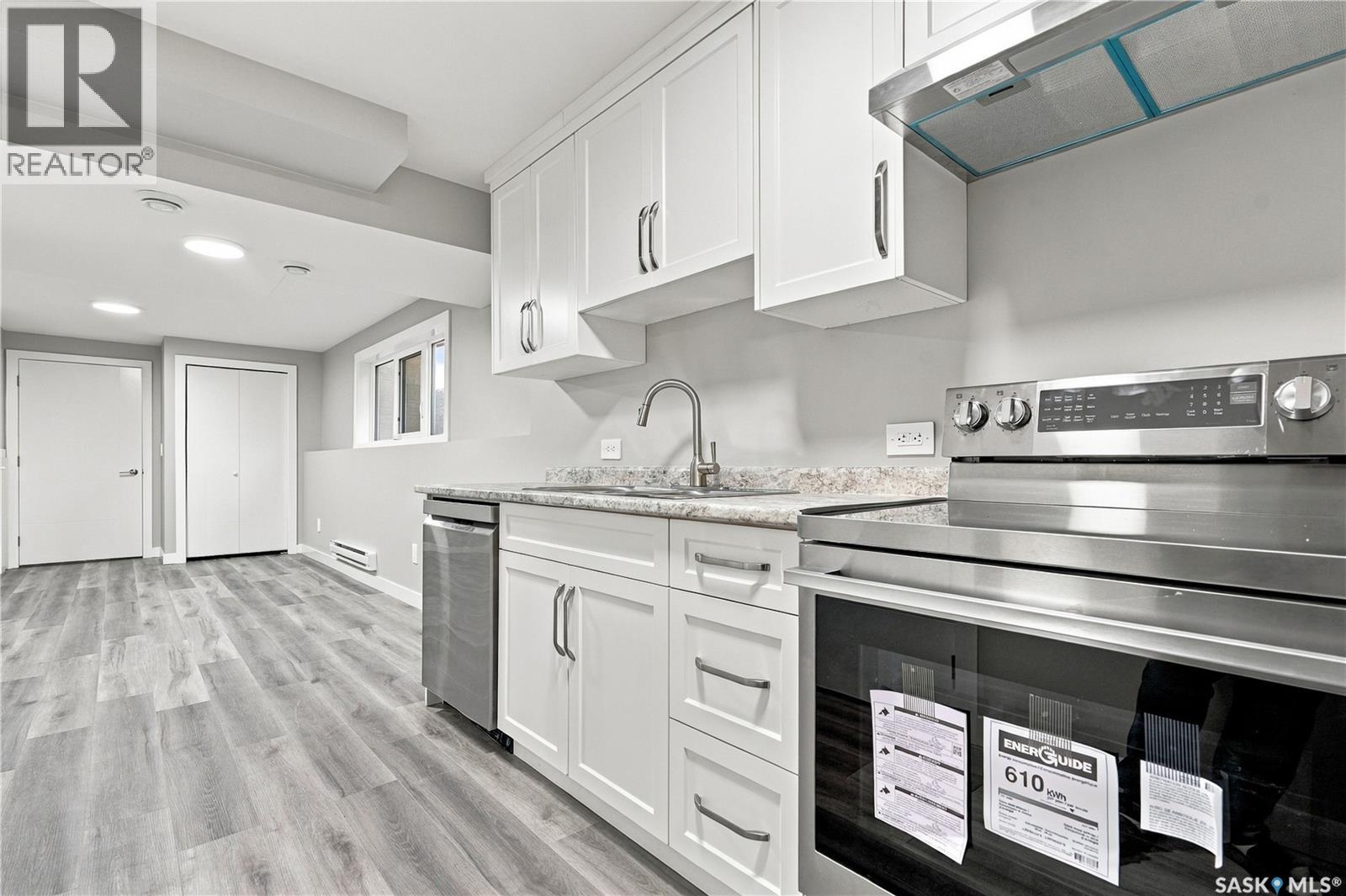 246 Sutter Place, Saskatoon, Saskatchewan  S7T 0R3 - Photo 33 - SK050076