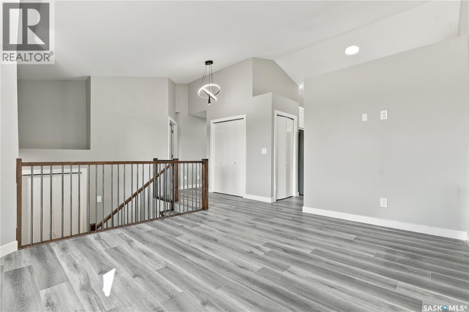 246 Sutter Place, Saskatoon, Saskatchewan  S7T 0R3 - Photo 5 - SK050076