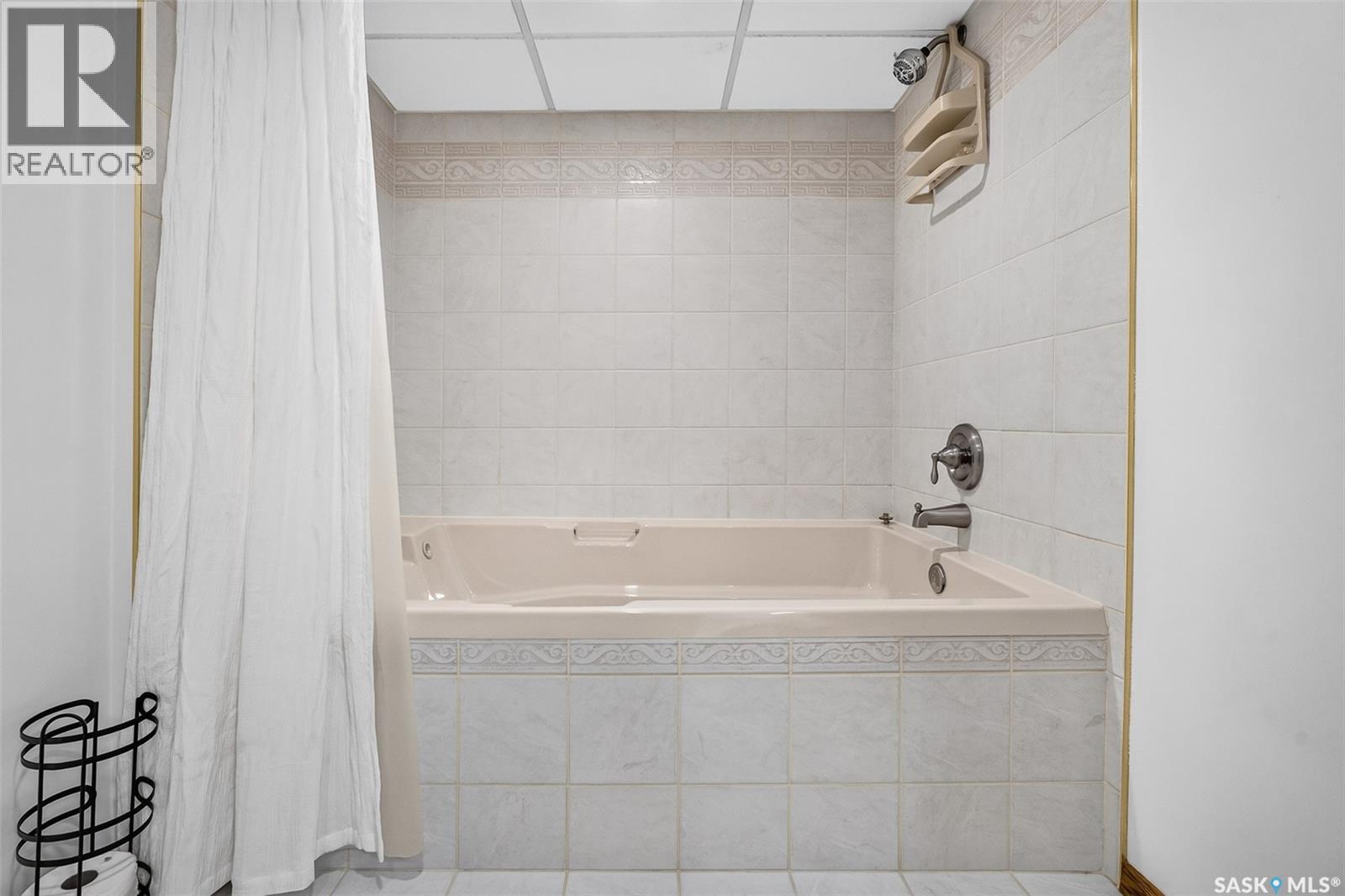1002 Vaughan Street, Moose Jaw, Saskatchewan  S6H 5P2 - Photo 52 - SK050065
