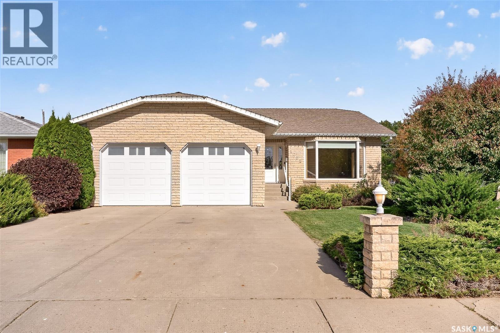 1002 Vaughan Street, Moose Jaw, Saskatchewan  S6H 5P2 - Photo 82 - SK050065