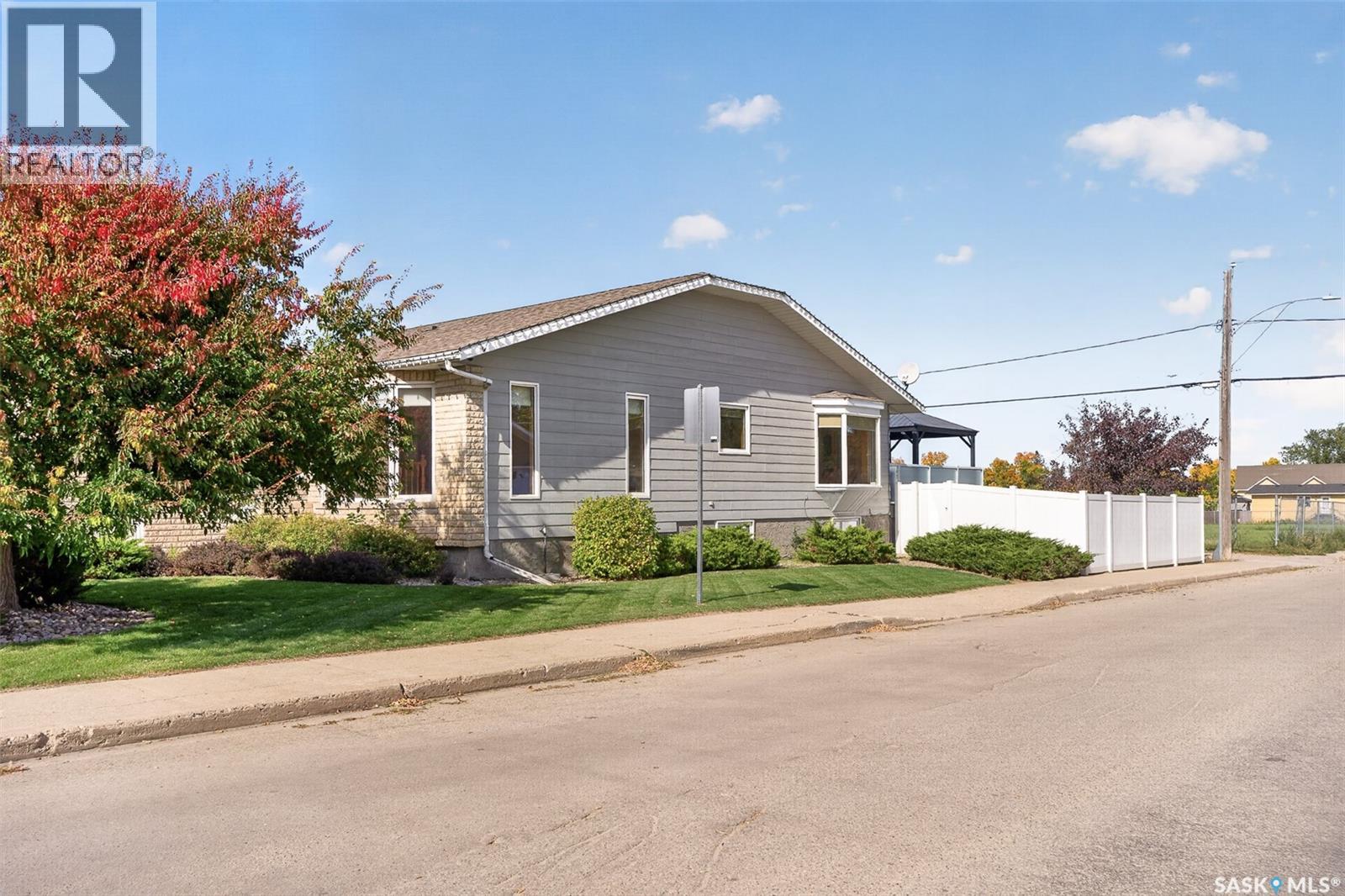 1002 Vaughan Street, Moose Jaw, Saskatchewan  S6H 5P2 - Photo 90 - SK050065