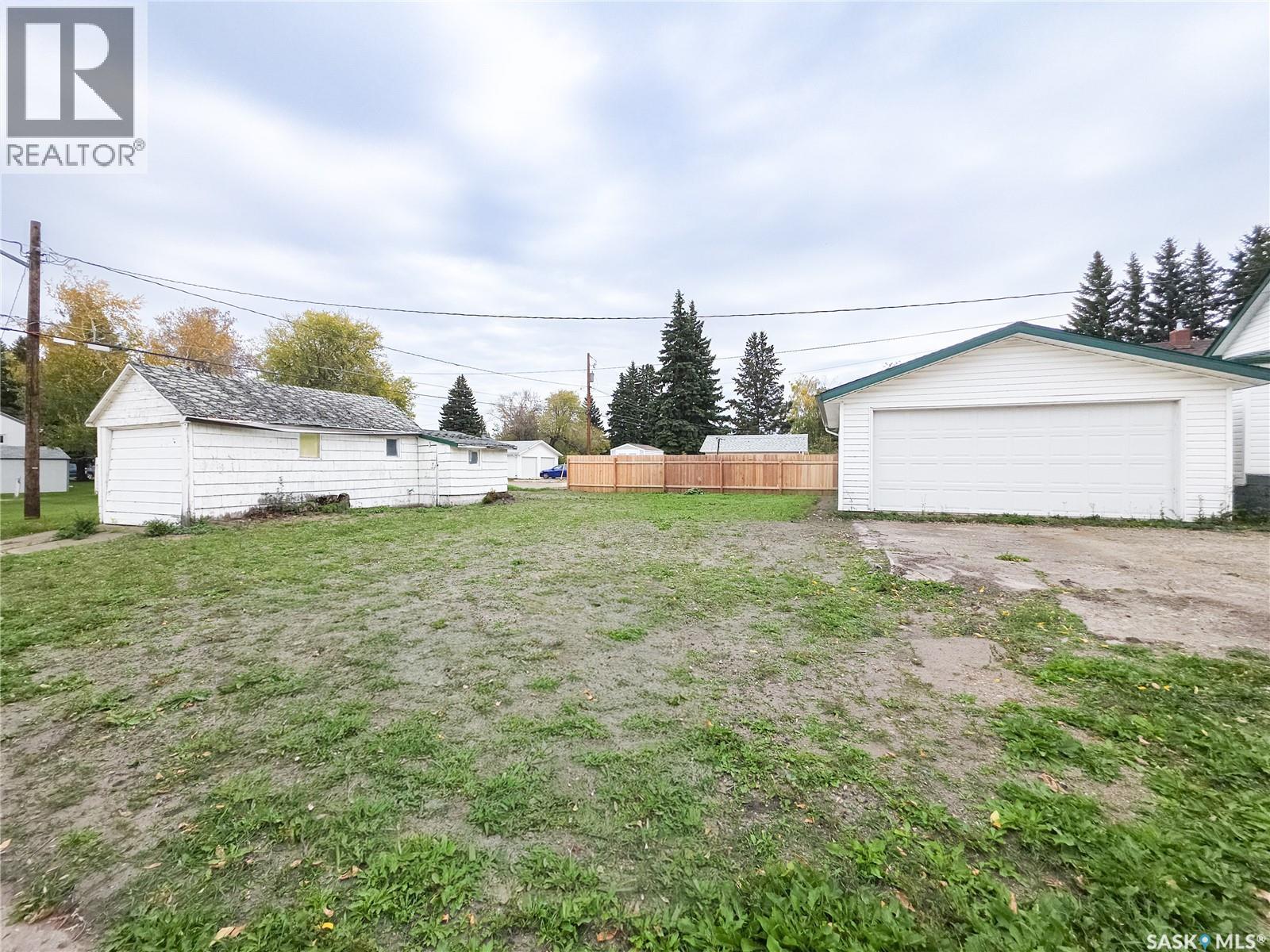 202 6th Avenue E, Melville, Saskatchewan  S0A 2P0 - Photo 3 - SK049972
