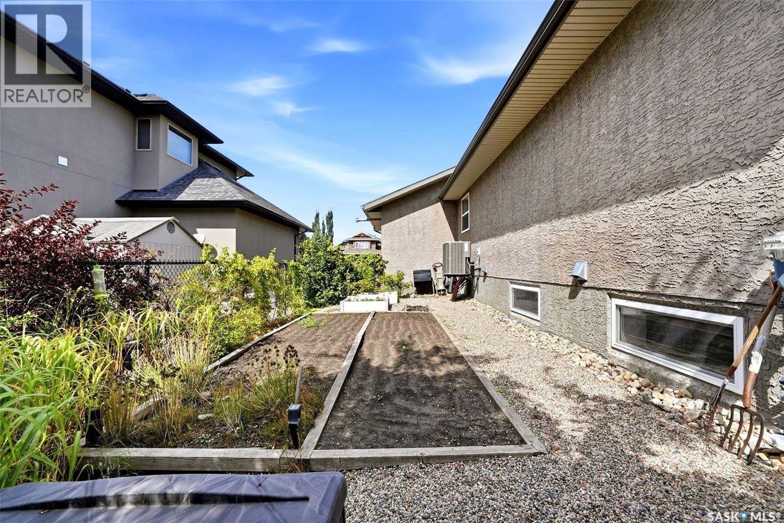 8 Lott Road E, White City, Saskatchewan  S4L 0B6 - Photo 39 - SK049804