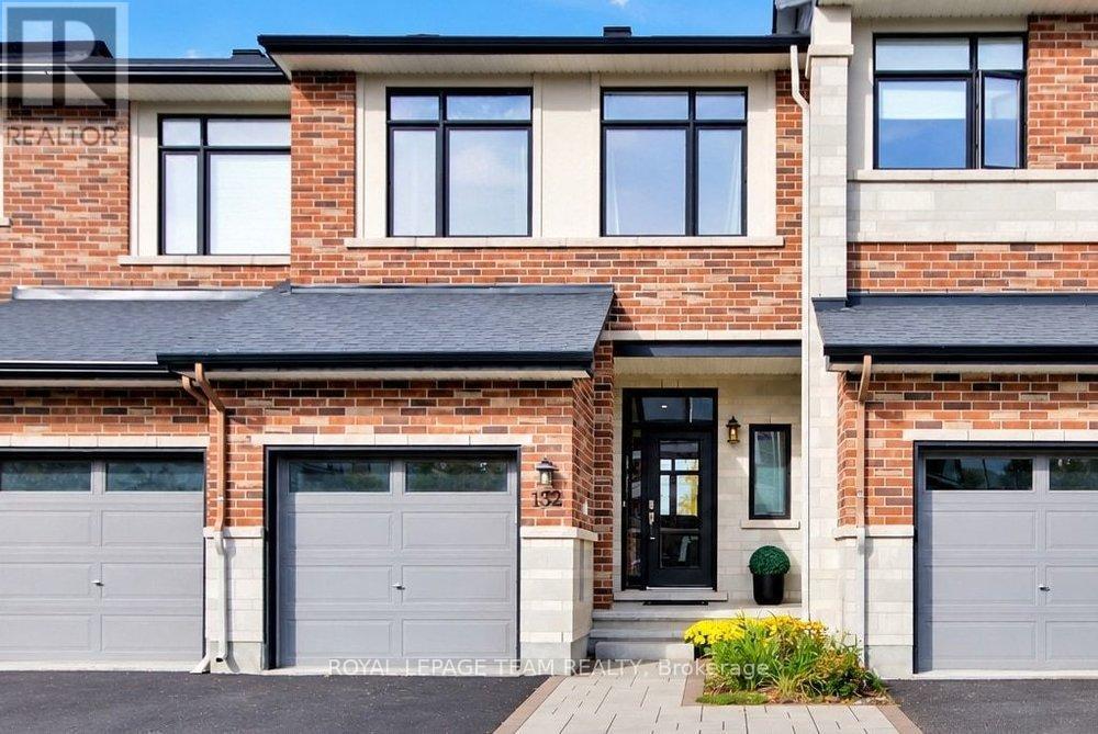 152 MATTINGLY WAY, Ottawa, Ontario