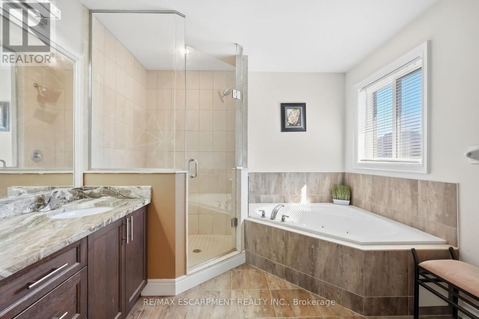 88 Eringate Court, Hamilton, Ontario  L8J 3Y4 - Photo 32 - X13848092