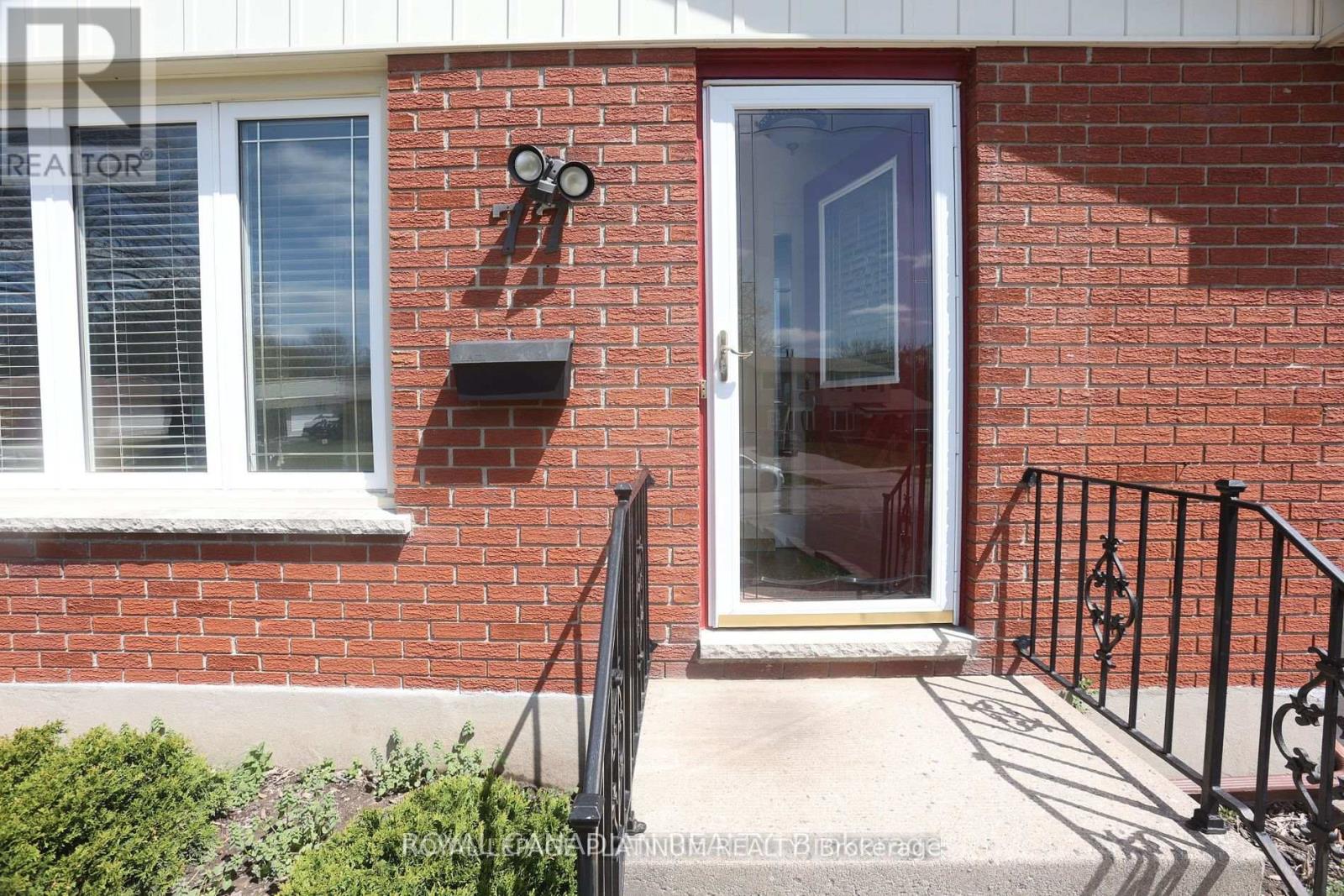 77 Culver Crescent, London East, Ontario  N5V 3G3 - Photo 3 - X13848268