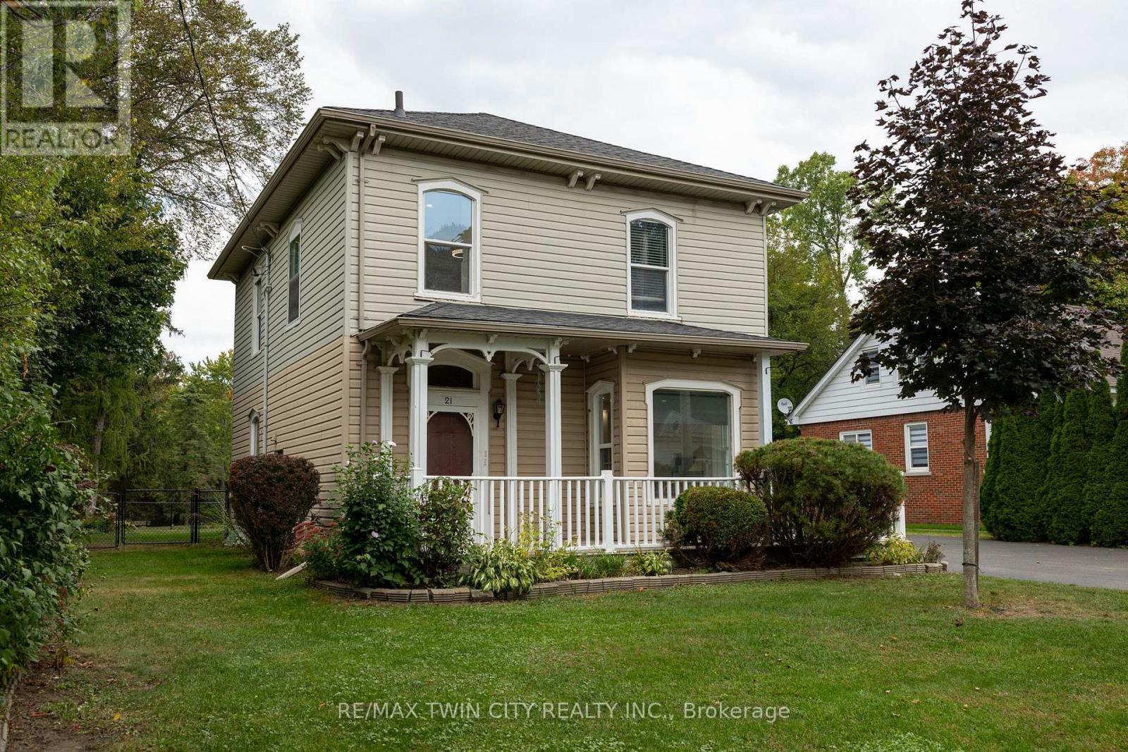 21 Mccall Street, Norfolk, Ontario  N3T 2C5 - Photo 3 - X13848408