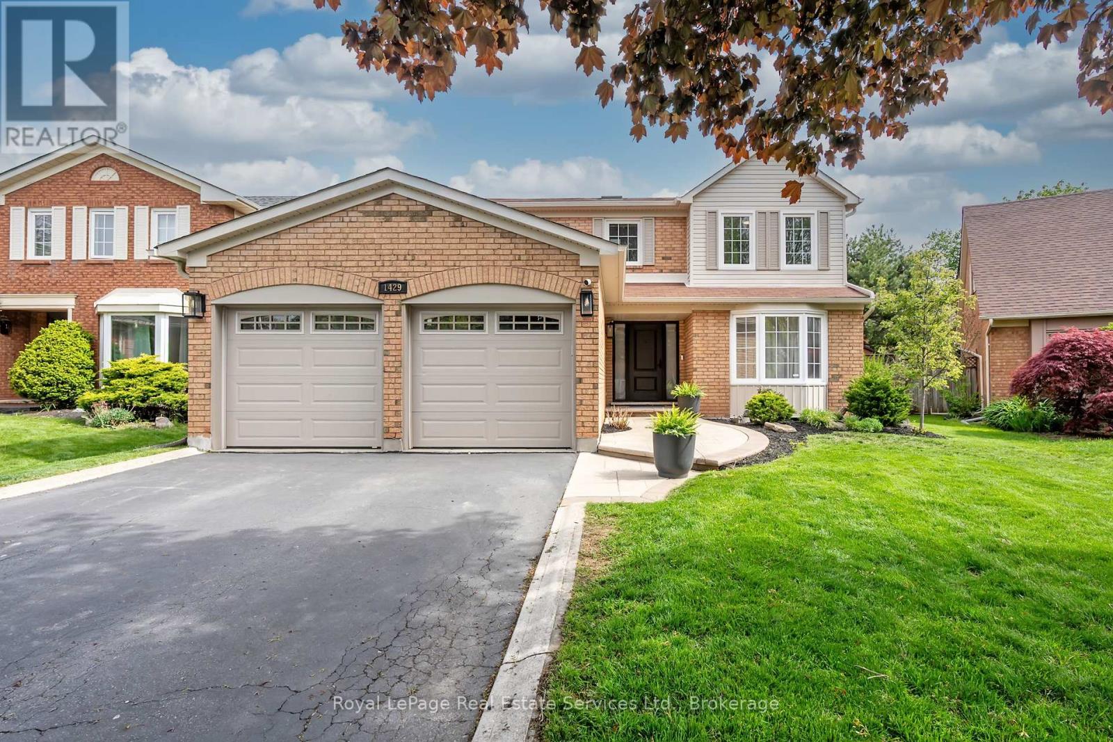 1429 Thistledown Road, Oakville, Ontario  L6M 1Y4 - Photo 2 - W13847920