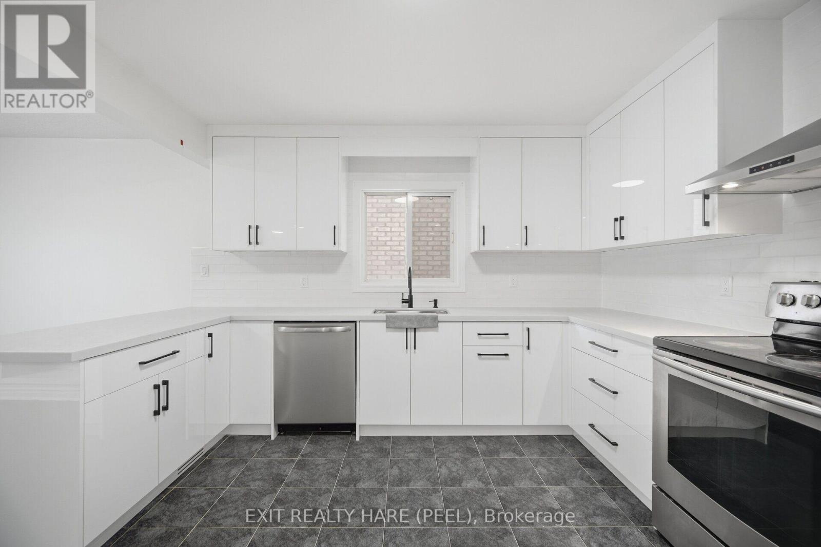 7698 Kipling Avenue, Vaughan, Ontario  L4L 1Y6 - Photo 19 - N13753942