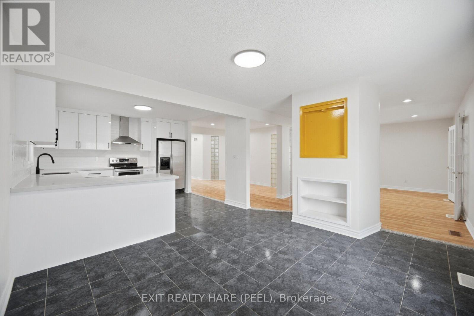 7698 Kipling Avenue, Vaughan, Ontario  L4L 1Y6 - Photo 16 - N13753942