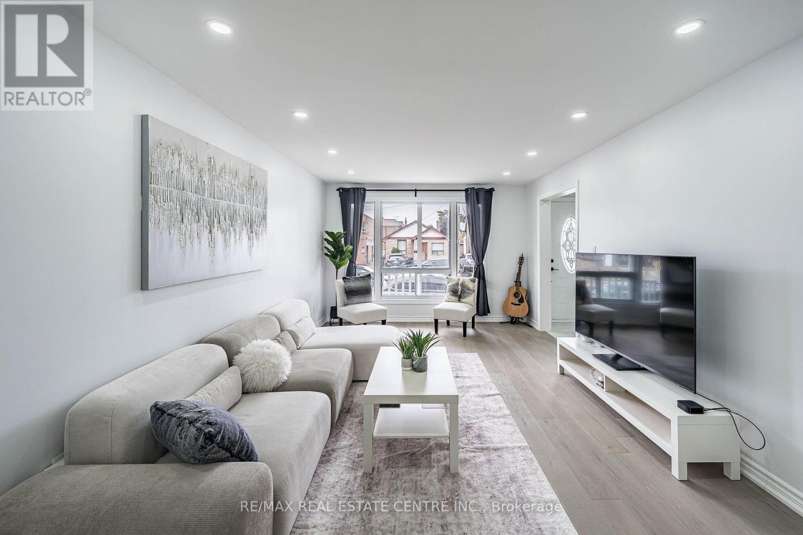 665 Jane Street, Toronto, Ontario  M6N 4A6 - Photo 12 - W13847086