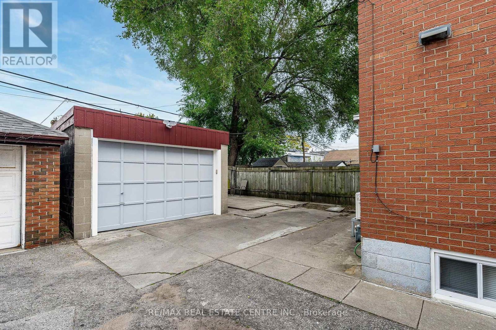 665 Jane Street, Toronto, Ontario  M6N 4A6 - Photo 35 - W13847086