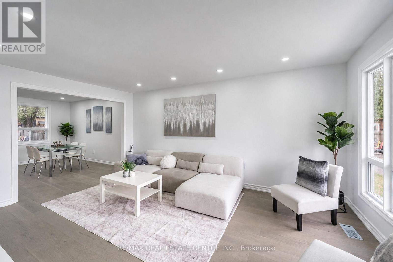 665 Jane Street, Toronto, Ontario  M6N 4A6 - Photo 8 - W13847086