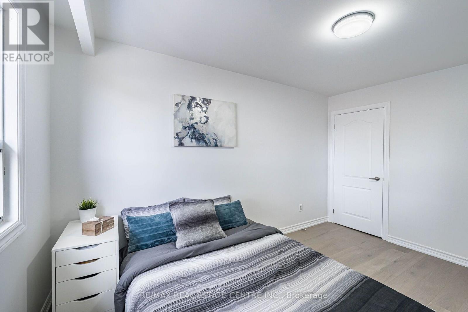 665 Jane Street, Toronto, Ontario  M6N 4A6 - Photo 25 - W13847086
