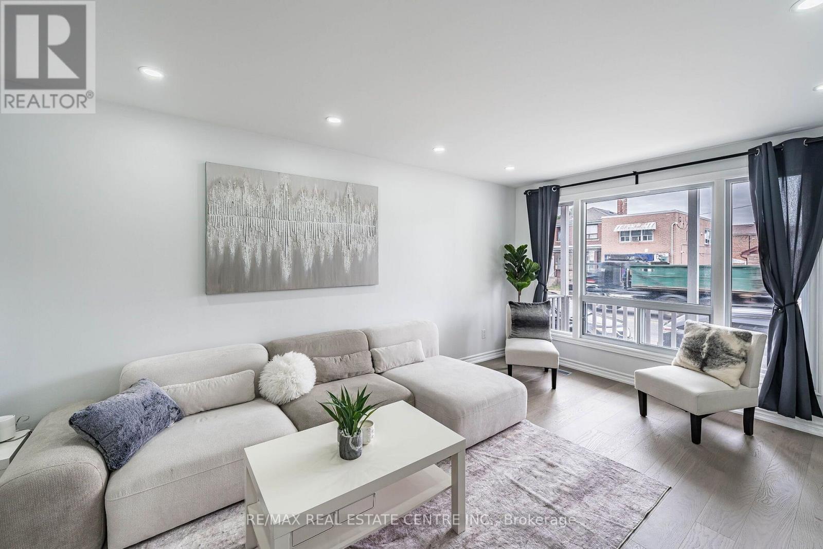 665 Jane Street, Toronto, Ontario  M6N 4A6 - Photo 10 - W13847086