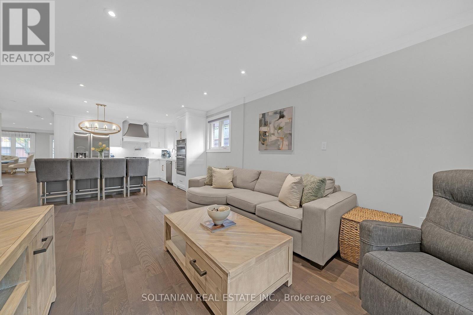 33 Madawaska Avenue, Toronto, Ontario  M2M 2R1 - Photo 16 - C13848318