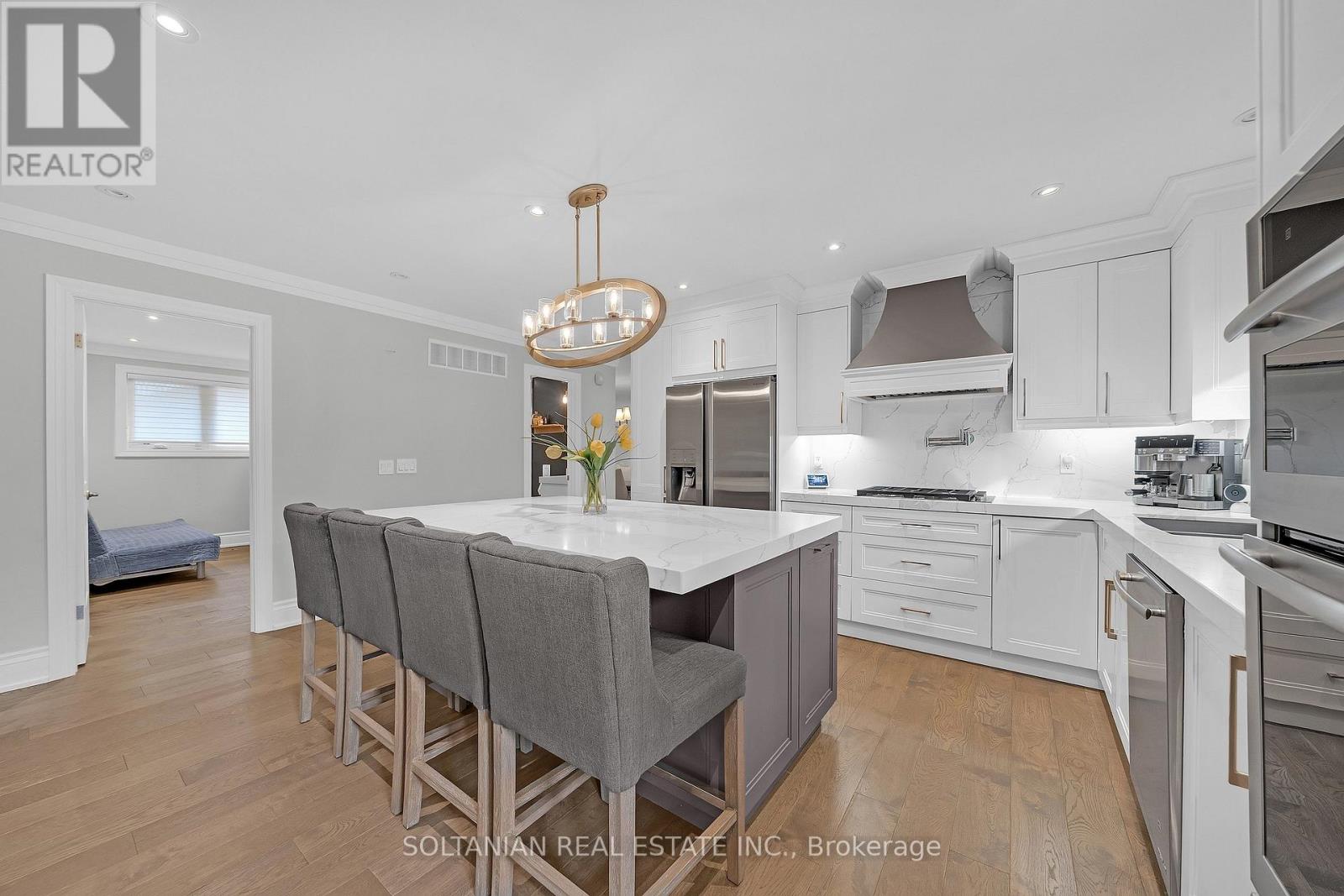 33 Madawaska Avenue, Toronto, Ontario  M2M 2R1 - Photo 9 - C13848318