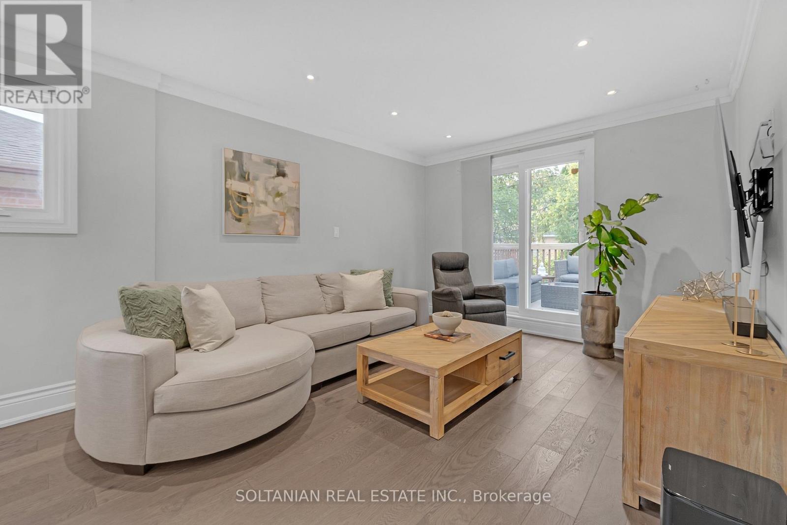 33 Madawaska Avenue, Toronto, Ontario  M2M 2R1 - Photo 13 - C13848318