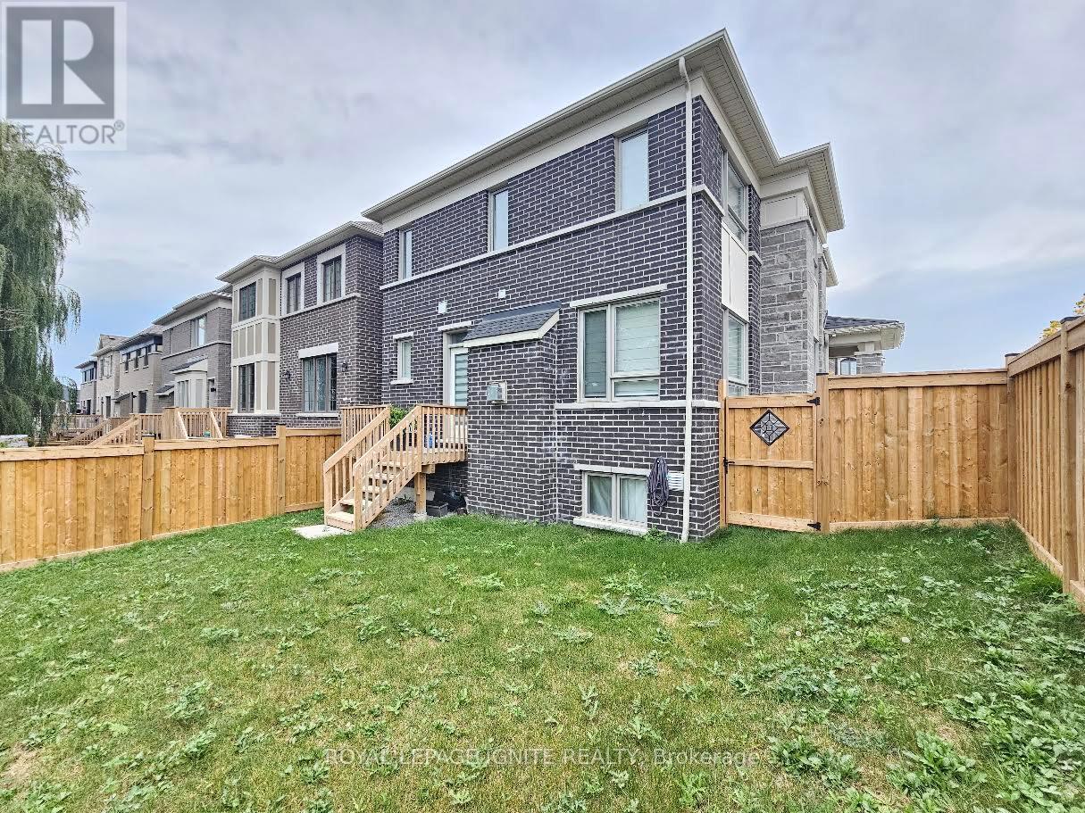 3250 Chimney Swift Crescent, Pickering, Ontario  L1X 0N3 - Photo 17 - E13763178