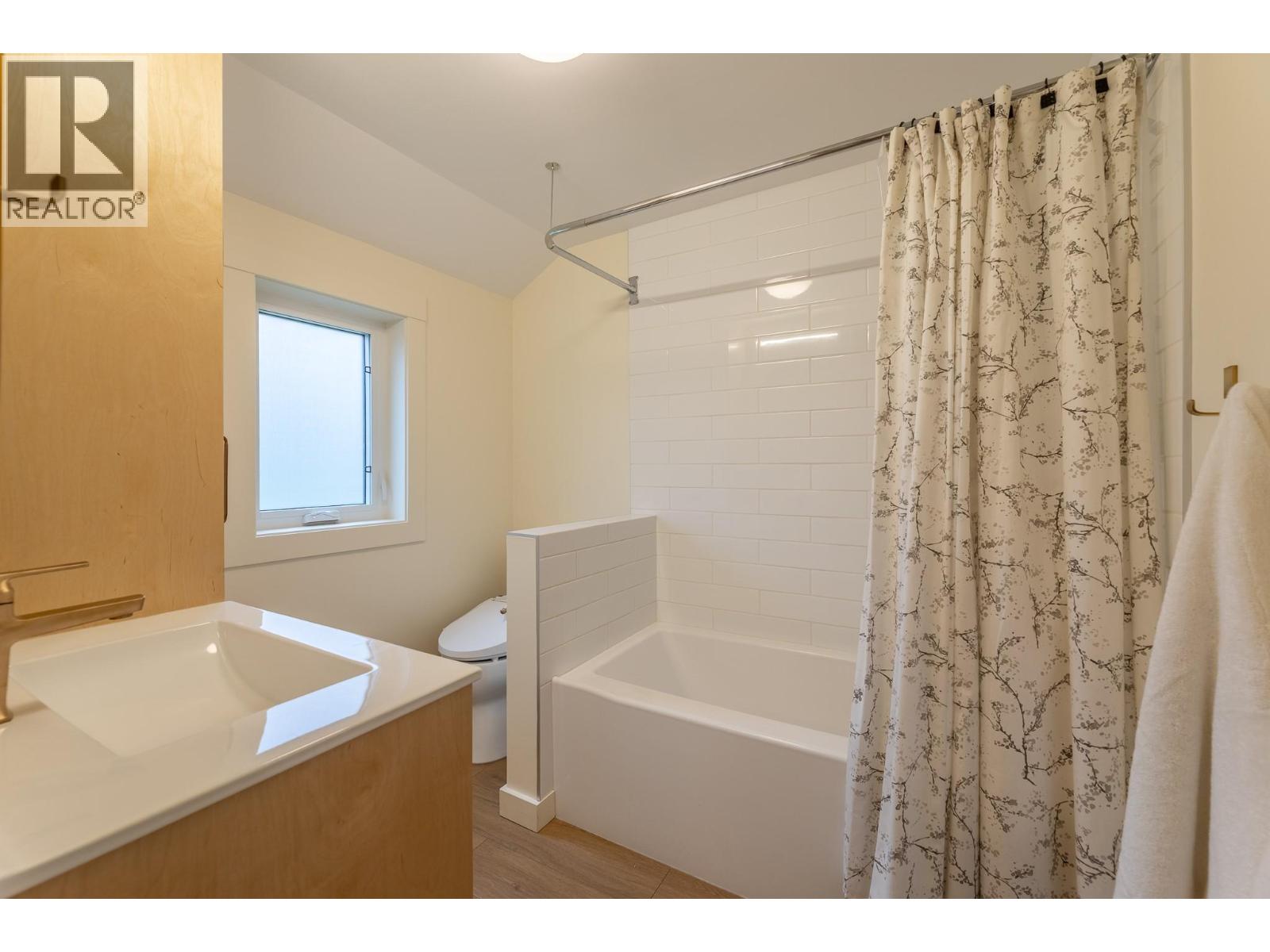 9722 Julia Street, Summerland, British Columbia  V0H 1Z5 - Photo 22 - 10402269
