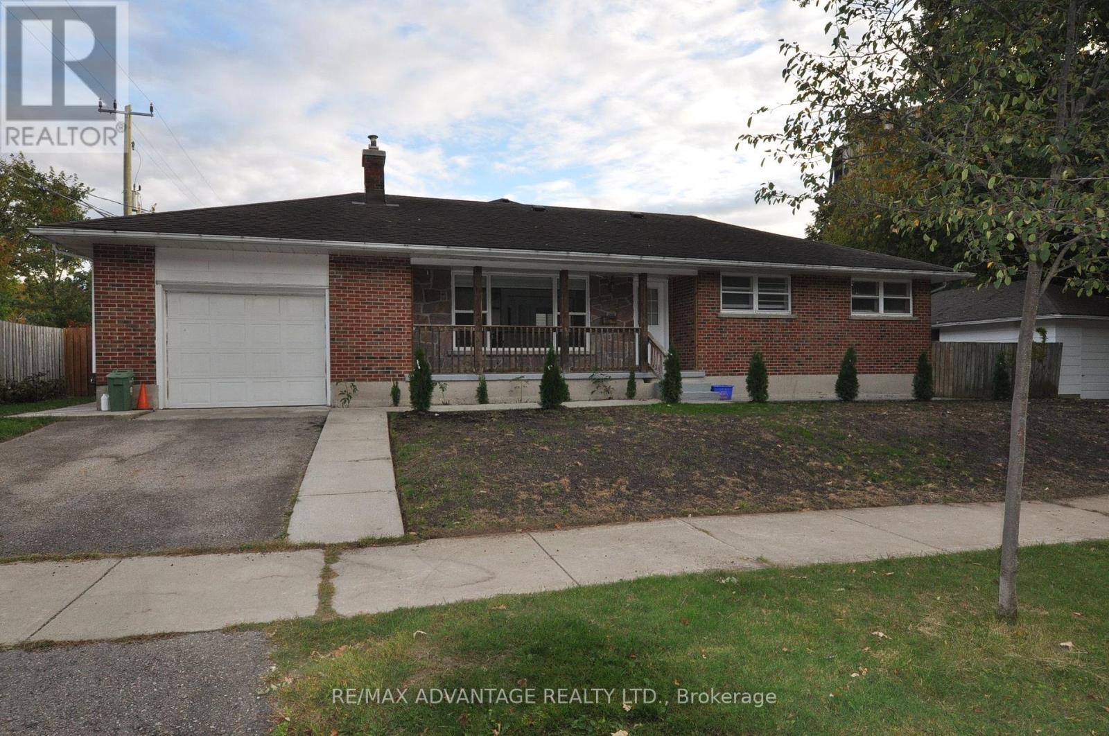 153 LANGARTH STREET W, London South, Ontario