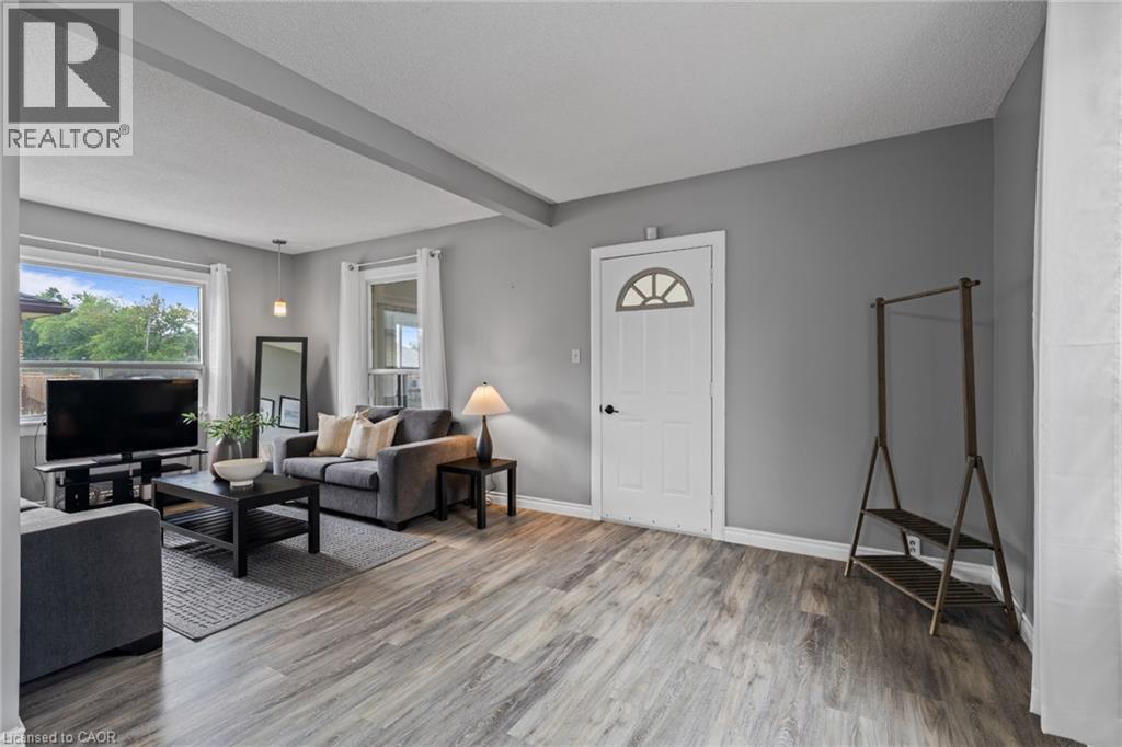 3 1/2 Dundonald Street, St. Catharines, Ontario  L2P 2A8 - Photo 5 - 40867443