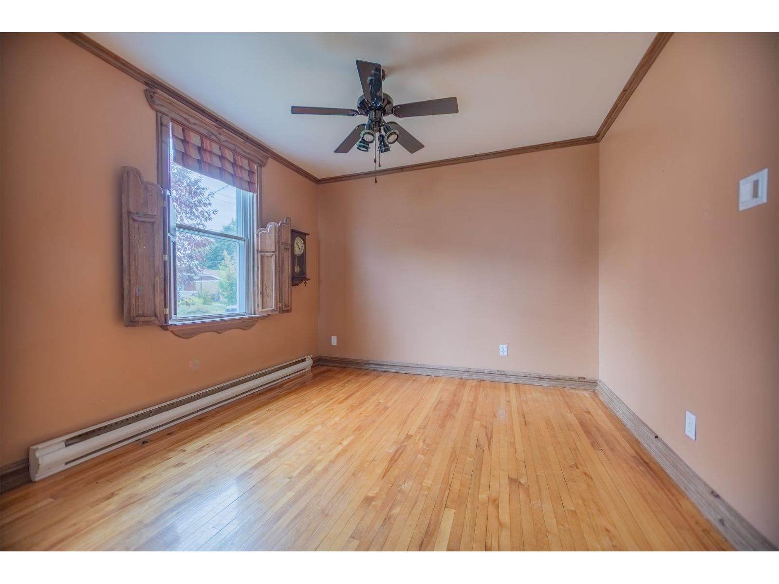 26 Rue de Carignan Sorel-Tracy Quebec Canada J3P4V1 5