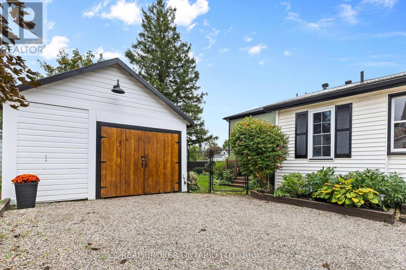 14 Victoria Avenue, North Grenville, Ontario  K0G 1J0 - Photo 4 - X13848614