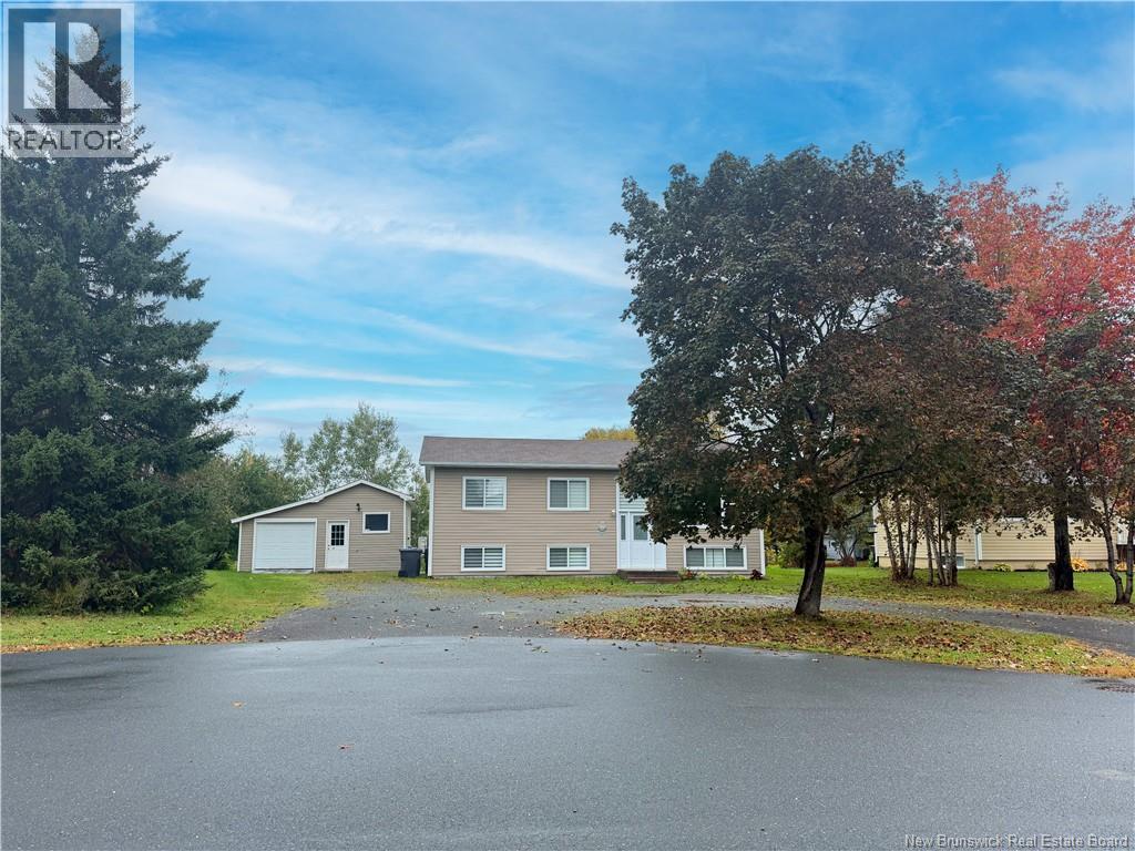 214 Maurice Crescent, Beresford, New Brunswick  E8K 1L4 - Photo 2 - NB148711