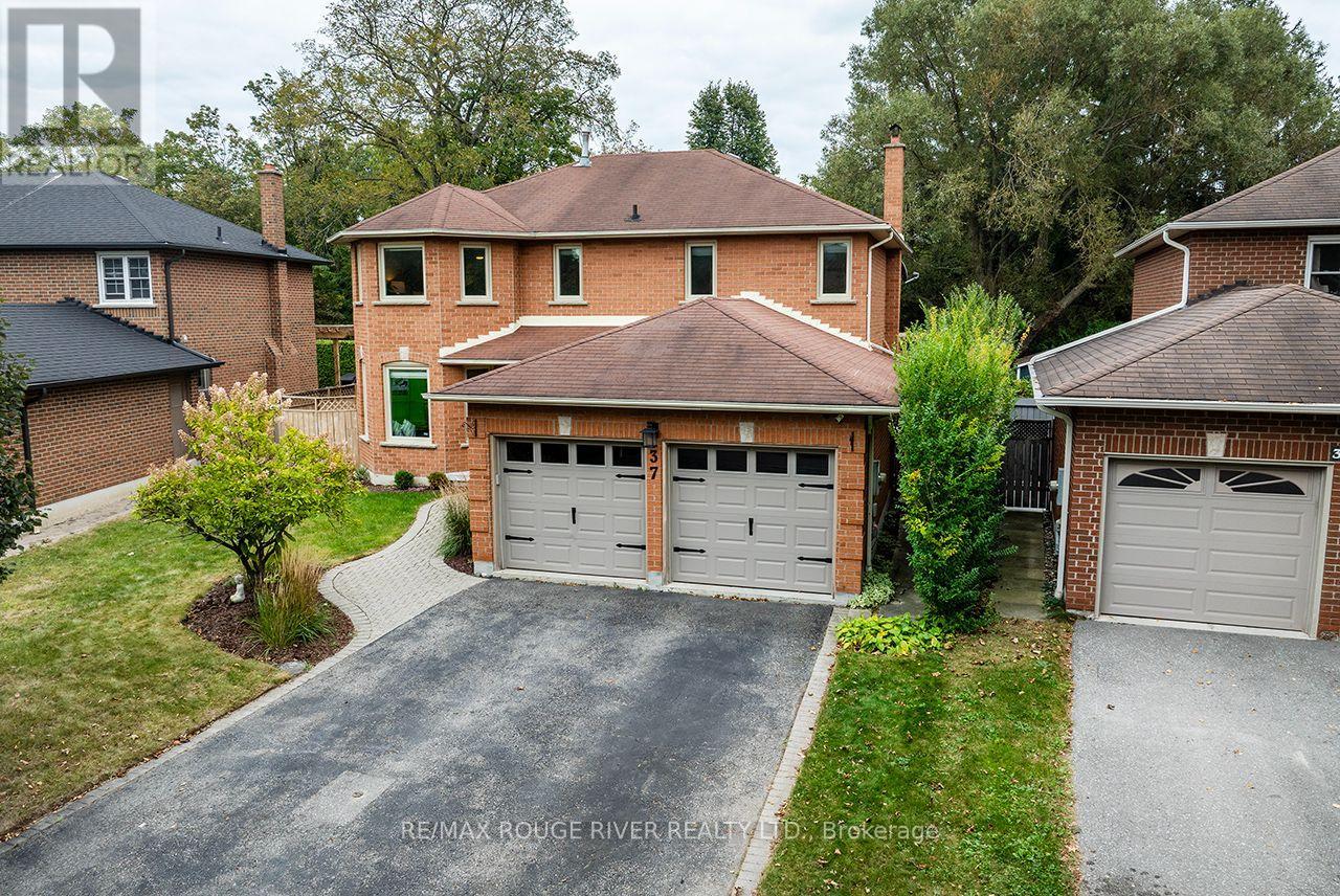 37 WYNDFIELD CRESCENT, Whitby, Ontario