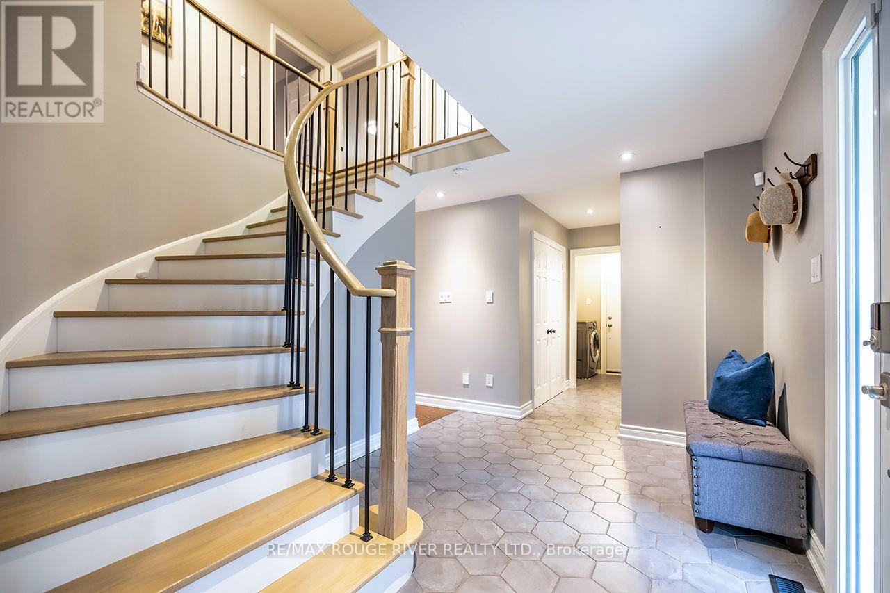 37 Wyndfield Crescent, Whitby, Ontario  L1N 8L3 - Photo 4 - E13848778