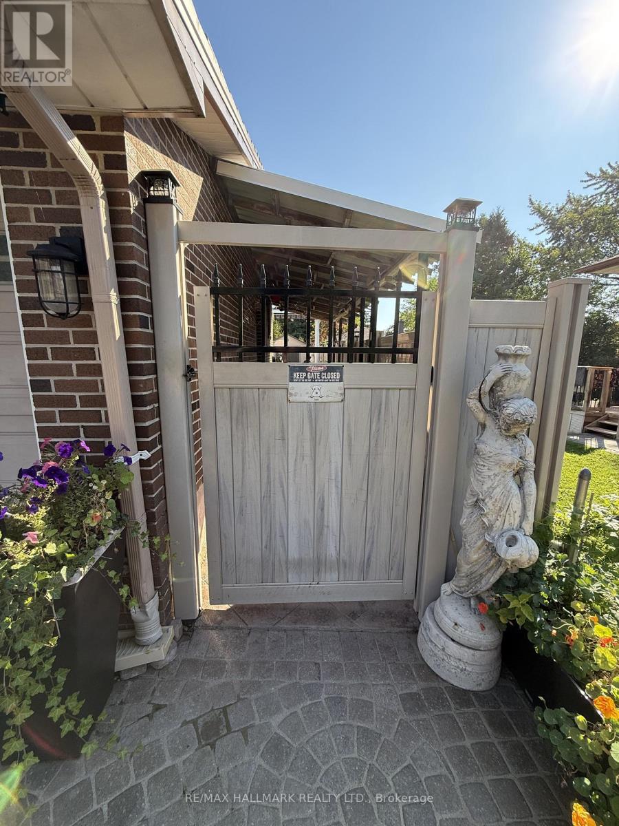 43 Galloway Road, Toronto, Ontario  M1E 1W6 - Photo 2 - E13848804