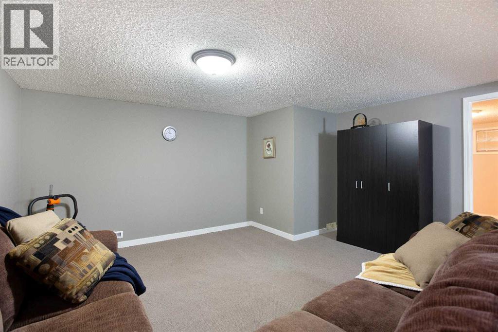 4 Wildwood Drive SW