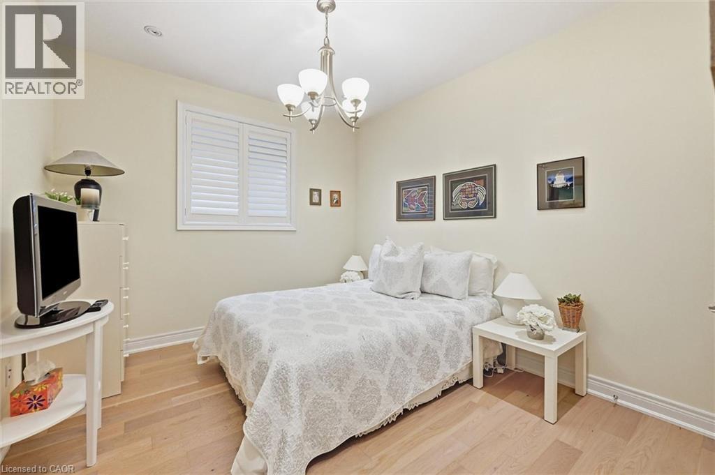 305 Caledon Avenue, Hamilton, Ontario  L9C 3C9 - Photo 3 - 40867805