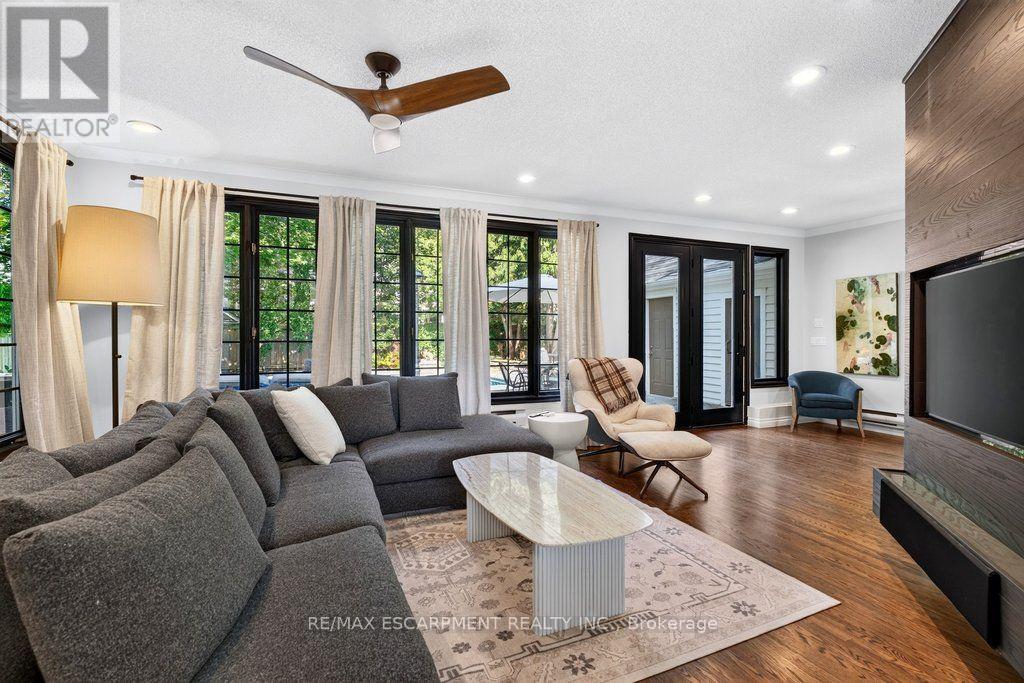 1417 Halifax Place, Burlington, Ontario  L7S 1J7 - Photo 15 - W13848628