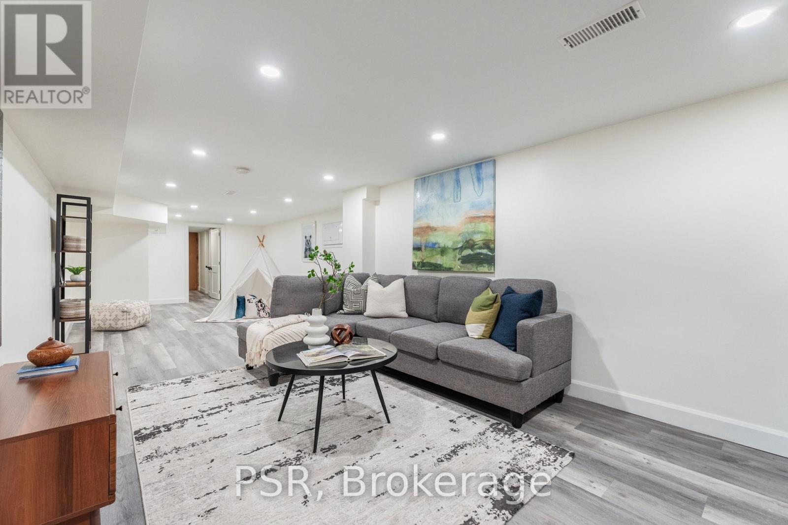 1045 Ossington Avenue, Toronto, Ontario  M6G 3V9 - Photo 32 - W13848660