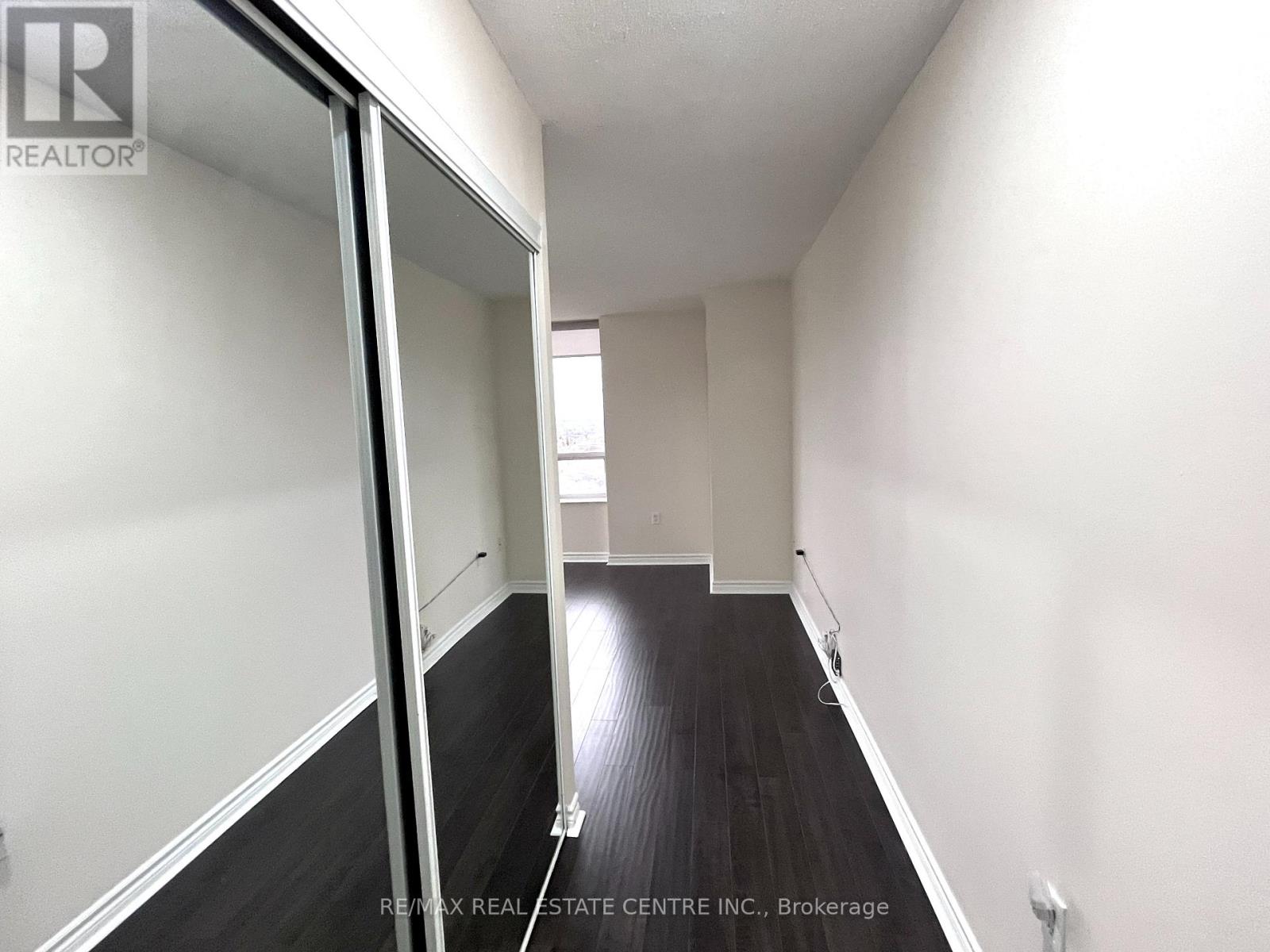 1013 - 55 Strathaven Drive, Mississauga, Ontario  L5R 4G9 - Photo 12 - W13848692