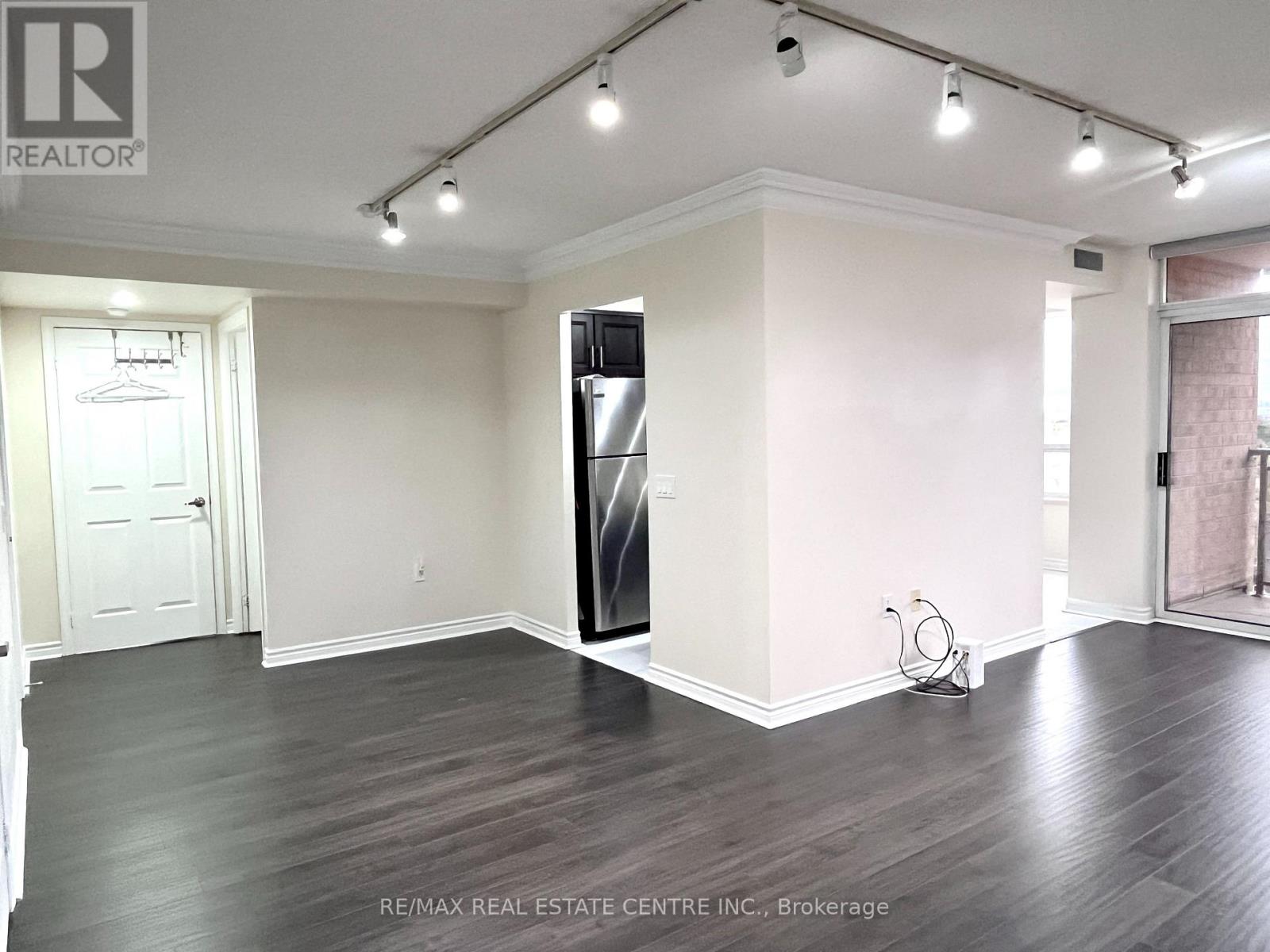 1013 - 55 Strathaven Drive, Mississauga, Ontario  L5R 4G9 - Photo 6 - W13848692